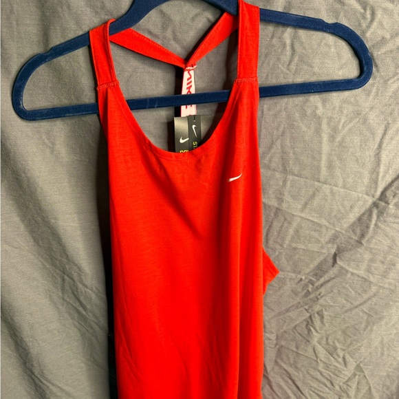 Nike dri-fit tank with tags. - Picture 2 of 6